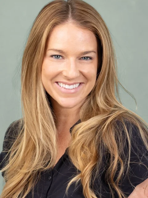 Portrait of Allison Winet, LMFT